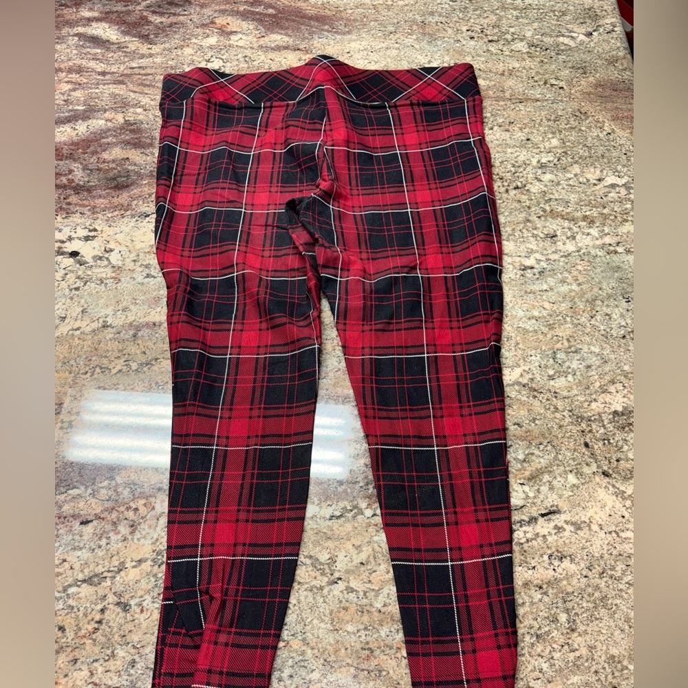 Torrid Size 3R Red, Black, White Premium Ponte Stretch Pull-On Pixie Pants - Picture 8 of 14